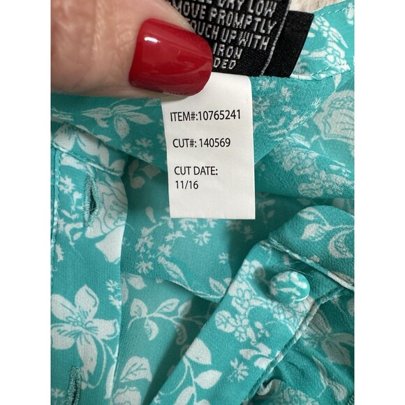 Torrid Blouse Ruffle Trim Button Up Short Sleeve Size 1/1X Aqua Blue Floral EUC - Picture 4 of 7